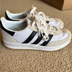 Women’s Adidas Runner 2 size 9.5